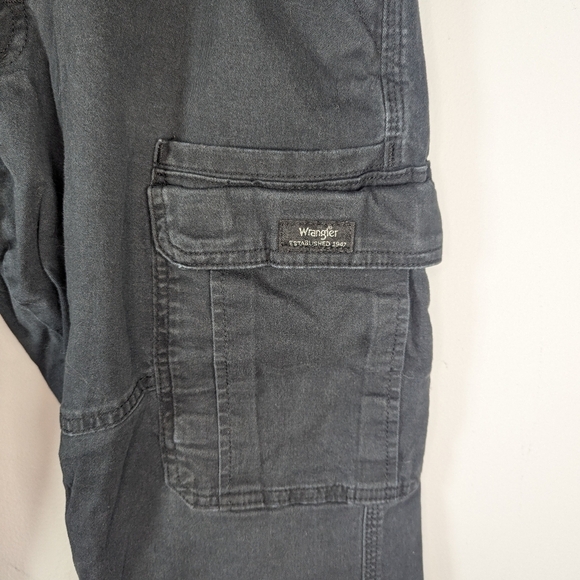 Y2K Wrangler relaxed fit Carpenter cargo pant 34x27 men's outdoor rugged pants - Picture 2 of 6